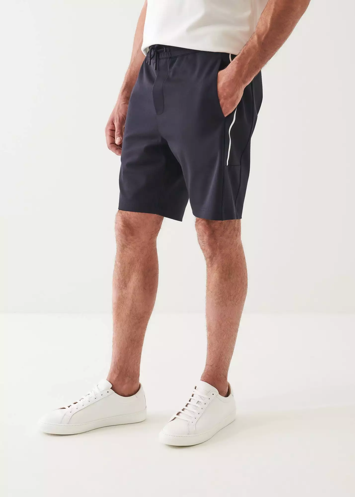 ACTIVE SIDE STRIPE SHORT