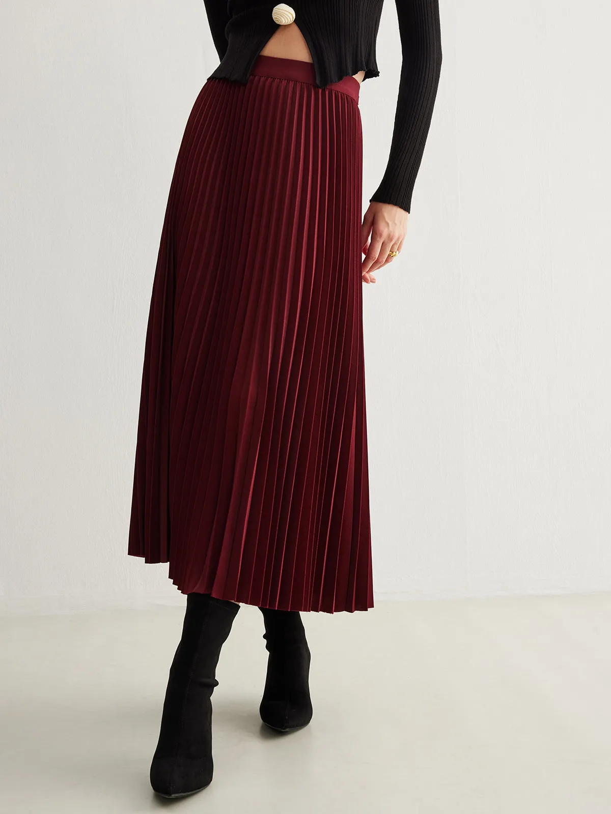 Minimalist Pleated Flowy Skirt