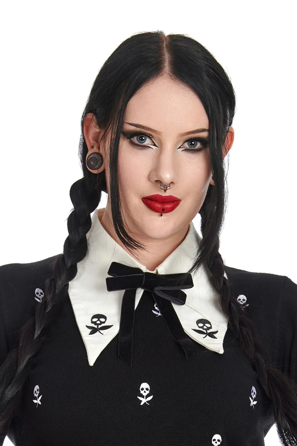 NEVERMORE EMBROIDERED COLLAR