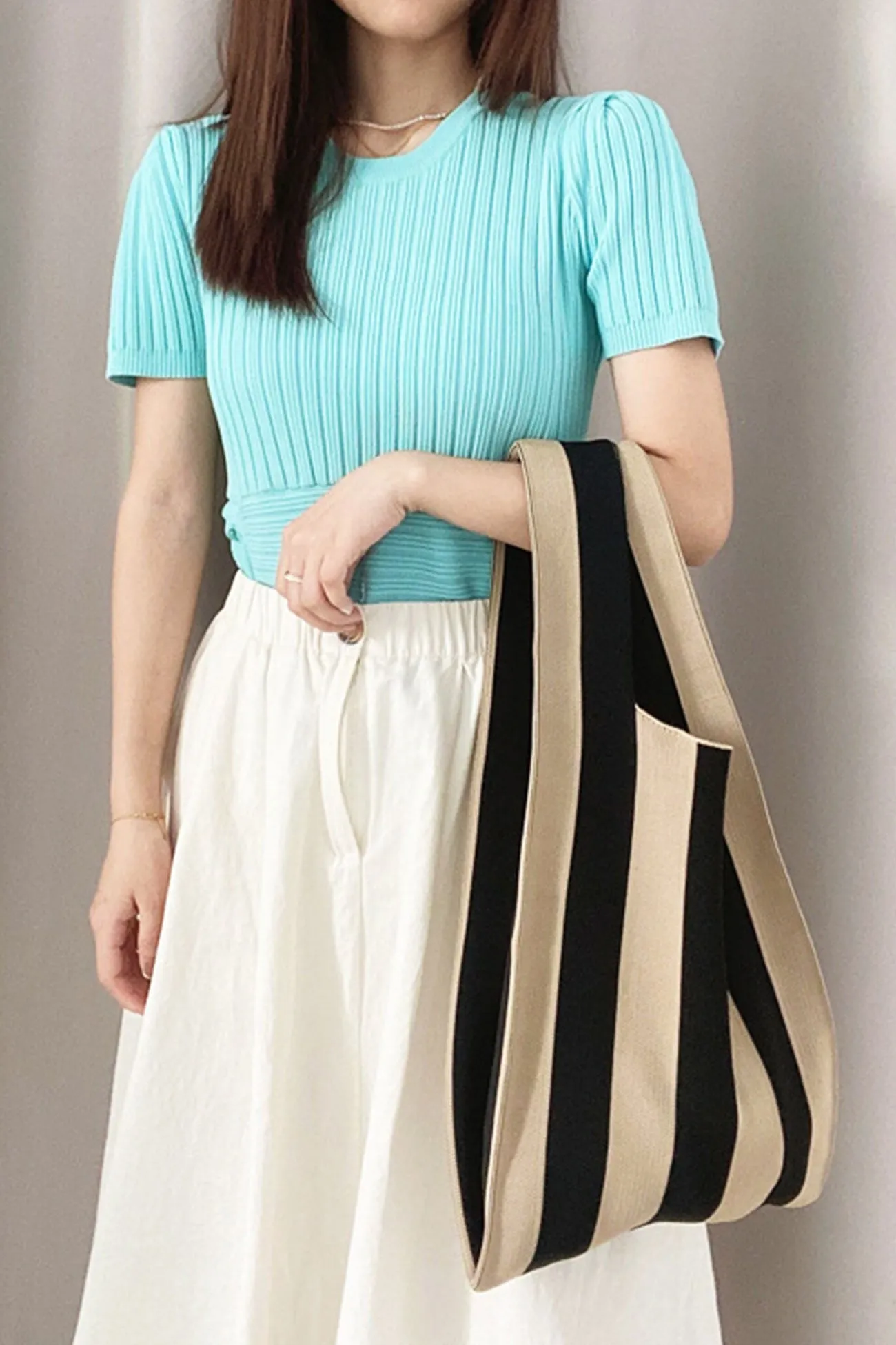 Two-tone Stripe Knitted Bag