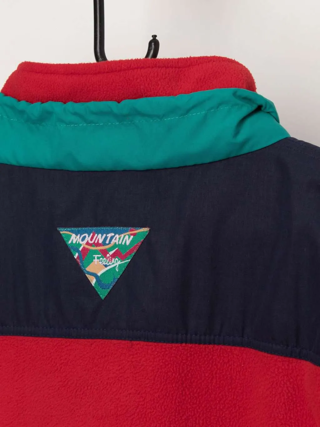 Vintage colour block fleece with embroidered snowflakes, bright red – XL